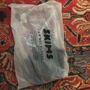 Skims onyx bra new extra small